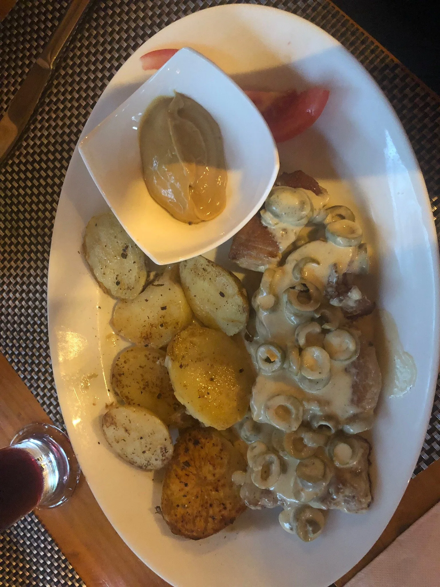 Beefsteak in mushroom sauce with potatoes